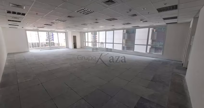 Prédio para alugar na Rua Araguari, 582385, Moema, São Paulo