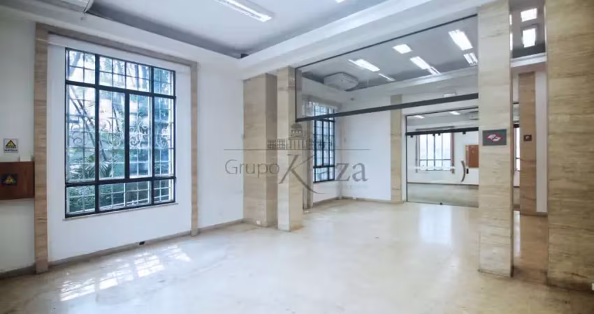 Casa com 6 quartos para alugar na Avenida Brasil, 5121822, Jardim América, São Paulo
