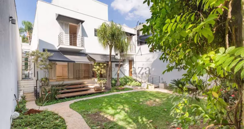 Casa com 4 quartos para alugar na Praça Jacintho Moreira Cabral, 512088, Vila Nova Conceição, São Paulo