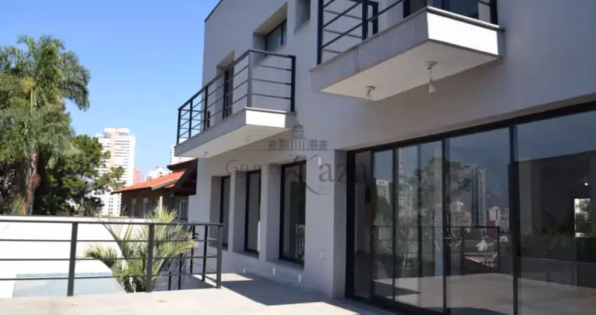 Casa com 4 quartos para alugar na Rua Acutiranha, 532381, Cidade Jardim, São Paulo