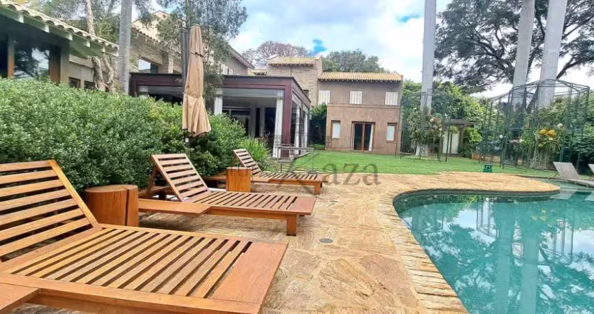 Casa cinematográfica em condomínio - cruz das almas - itu - 6 suítes - 1.100m².