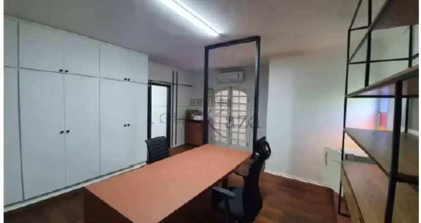 Casa comercial para alugar na Rua Benedito Ferreira Candelaria, Centro, São José dos Campos