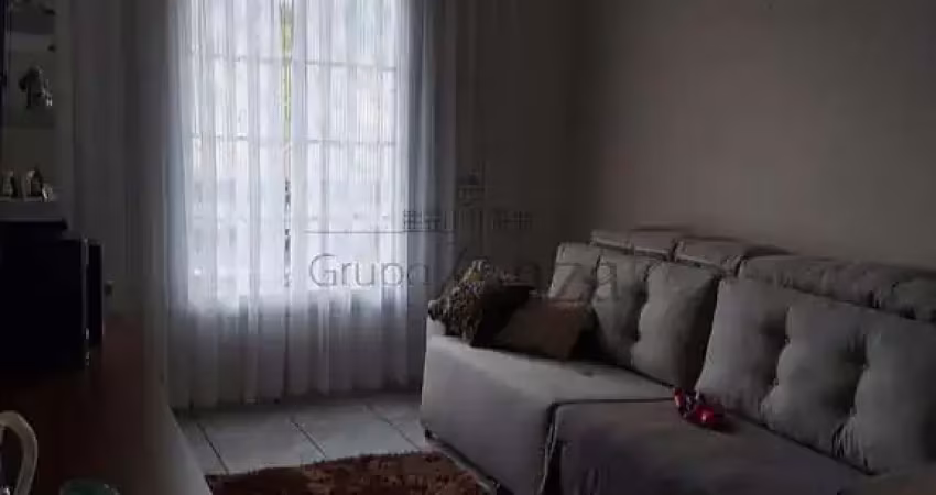 Casa com 3 quartos à venda na Rua Vera Babo de Oliveira, 105, Jardim Guimarães, São José dos Campos