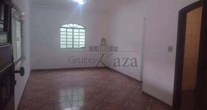 Casa com 3 quartos à venda na Rua Delfim, Jardim Satélite, São José dos Campos