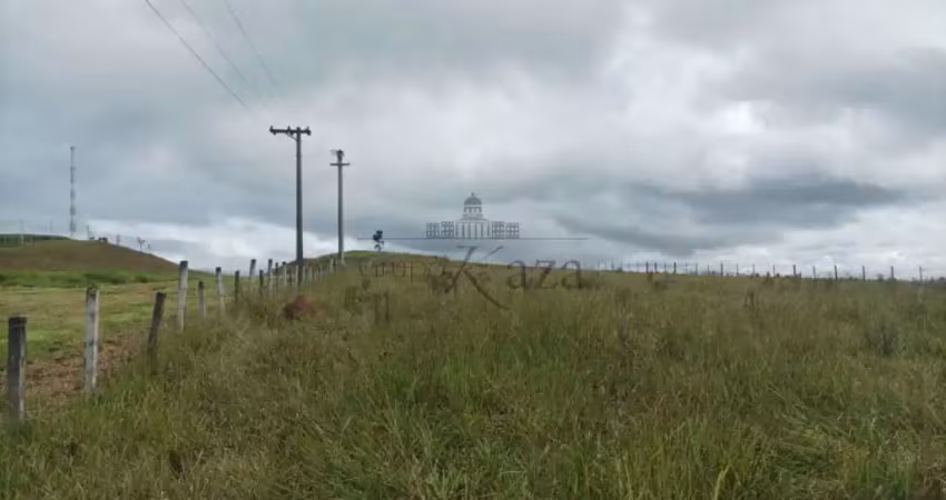 Terreno à venda na Estrada Municipal Nelson Tavares da Silva, Bom Retiro, São José dos Campos
