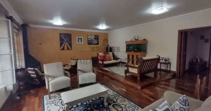 Casa com 3 quartos à venda na Rua Teófilo Otoni, Bosque dos Eucaliptos, São José dos Campos
