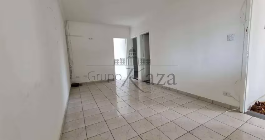 Casa com 3 quartos à venda na Rua Doze de Outubro, Monte Castelo, São José dos Campos