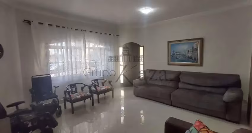 Casa sobrado  - jardim satélite - 9 dormitórios - 3 pavimentos - 250m² - estuda permuta.