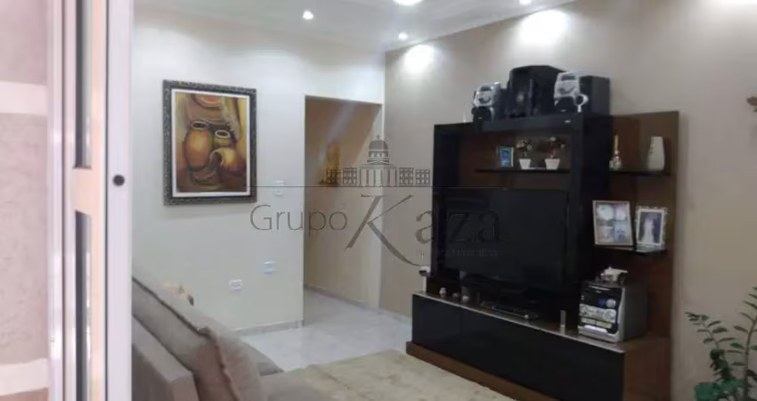 Casa sobrado - residencial união - 2 dormitórios - aceita permuta.