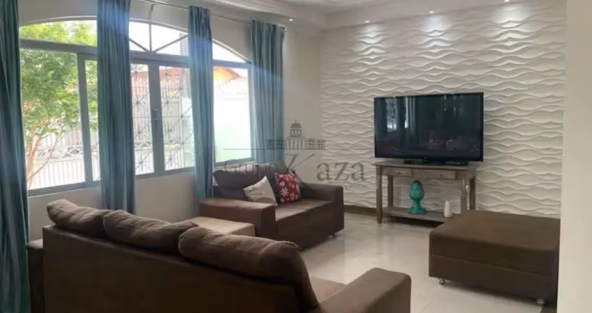 Casa com 3 quartos à venda na Rua Belmiro Andrade, Jardim do Céu, São José dos Campos