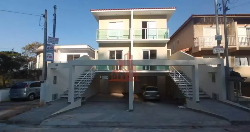 Sobrados com excelente acabamento é ótima localização à venda