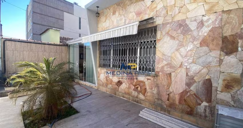 Casa com 3 dormitórios à venda por R$ 600.000,00 - Centro - São Gonçalo/RJ