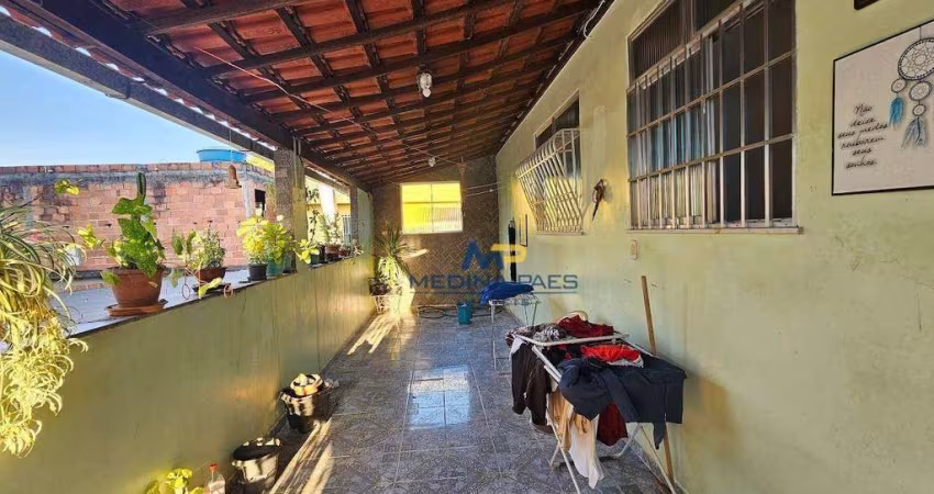 Sobrado com 2 dormitórios à venda por R$ 115.000,00 - Pita - São Gonçalo/RJ