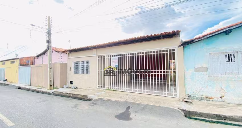 Casa com 3 dormitórios para alugar por R$ 1.350/mês - Parque Piauí - Teresina/PI
