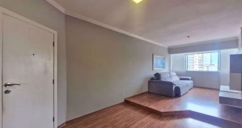 Apartamento reformado e de frente disponível à venda em santos