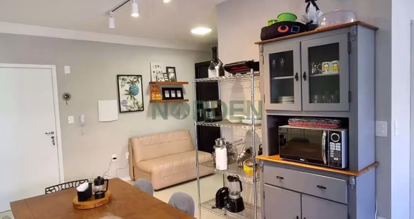 Apartamento 50m² com demi-suíte e sacada com churrasqueira
