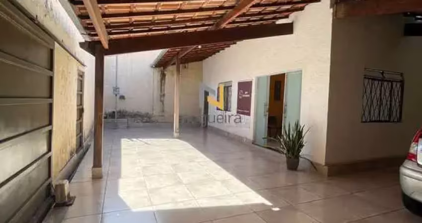 Casa com 4 quartos à venda no Indústrias, Sete Lagoas 