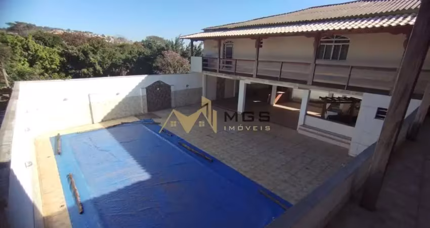 Casa com 3 quartos à venda no Centro, Sarzedo 