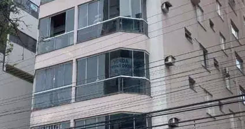 Apartamento de 2 dormitórios no Centro de Floripa