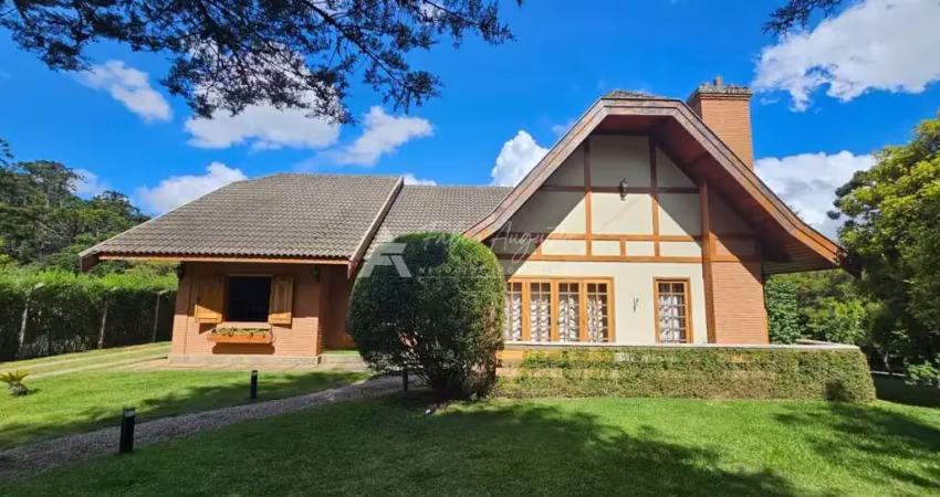 Belíssima em campos do jordão - belíssima casa em com amplo terreno em campos do jordão