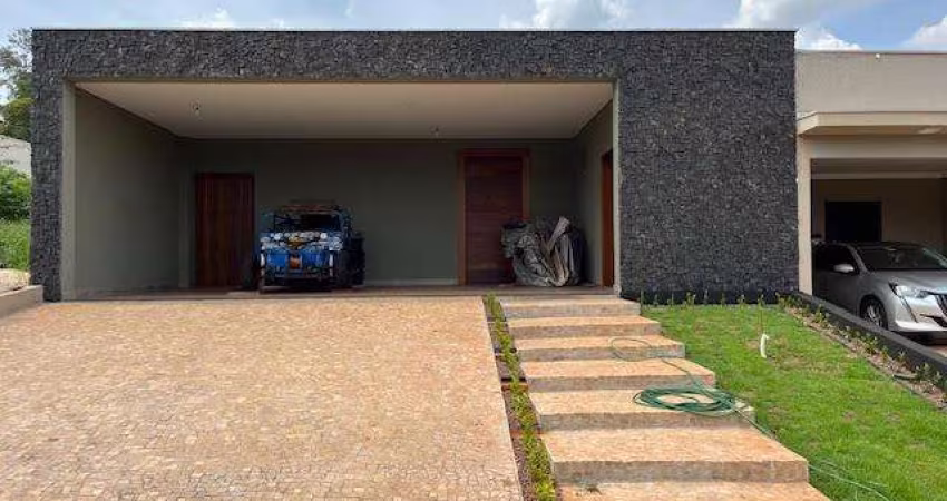 Casa no Condominio San Tiago com 3 Suites