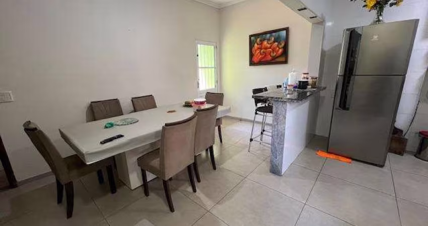 Casa com 3 quartos no Jd Castelo Branco