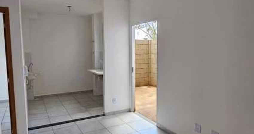 Apto terreo com quintal no Residencial Prata