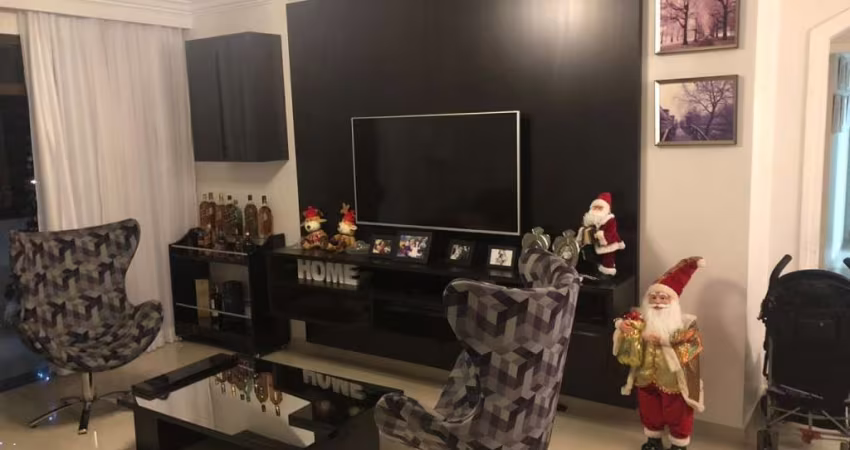 Amplo apartamento no centro