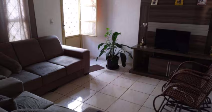 Casa em Jardinopolis com 2 dorm