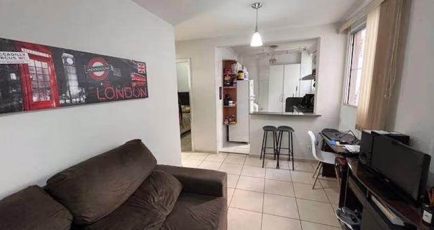 Apto na Av Caramuru com 2 dorm