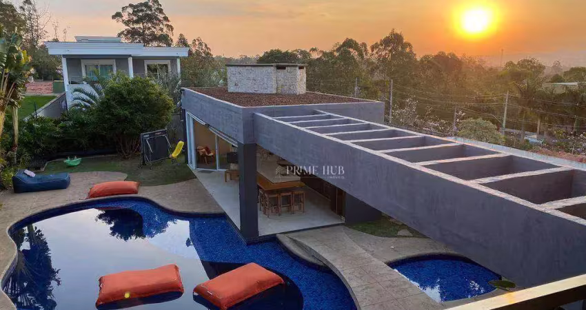 Casa de alto padrão, moderna e automatizada, com lazer completo e paisagismo