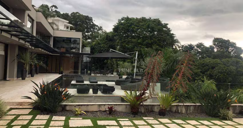 Casa luxuosa com vista para campo de golf, mini fábrica de cerveja e infraestrutura completa