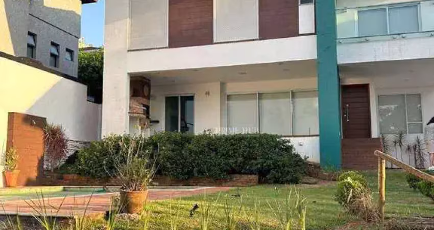 Casa ampla em condomínio fechado com lazer completo e segurança 24h