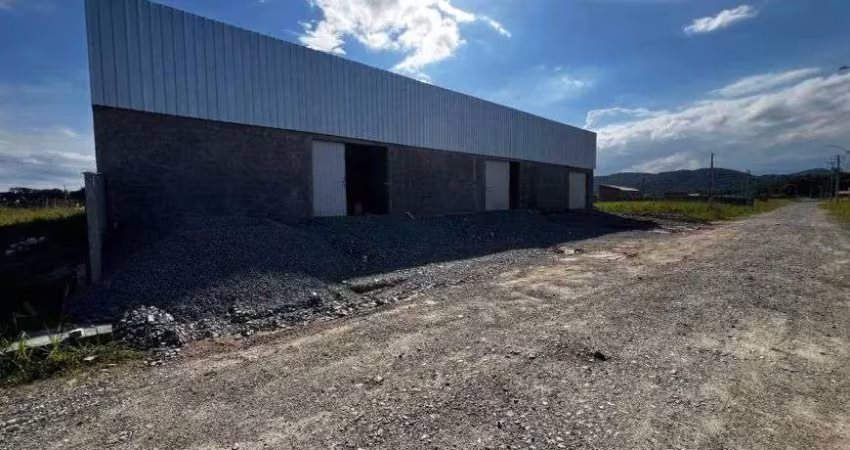 Galpão novo/100m2 construídos/terreno10x24/10x9fundos/araquarisc