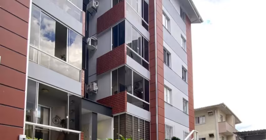Belo apto com 1suíte+2dorm/piscina/salão festas/vaga coberta/segurança condomínio fechado/fácil acesso ao centro e br101.