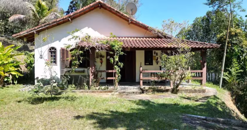 Vendo casa no bairro sacra família - engeheiro paulo de frontin - rj