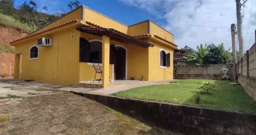 Vendo casa no bairro governador portela em miguel pereira - rj