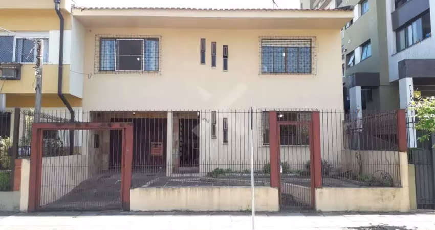 Casa com 3 quartos à venda na Rua Atanásio Belmonte, 498, Passo da Areia, Porto Alegre