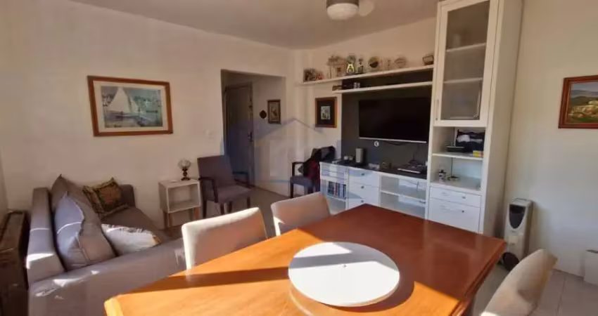 Apartamento á venda com 2 dormitórios no centro de torres/rs