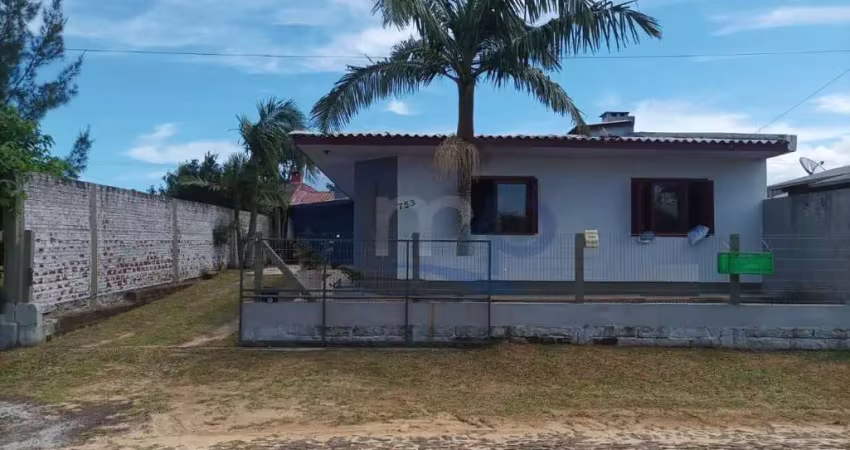 Casa com 2 quartos à venda na Rua Osvaldo Aranha, 753, Itapeva, Torres