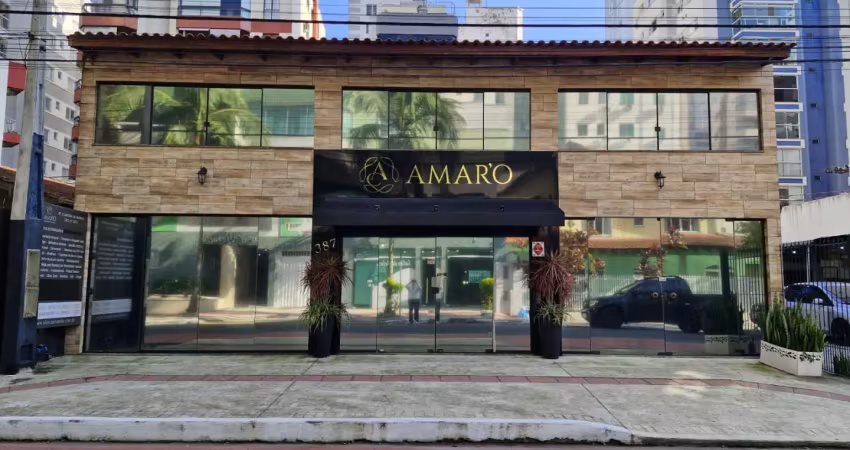 Aluga belíssimo imóvel com 120 m2 entre a loja e o andar superior.