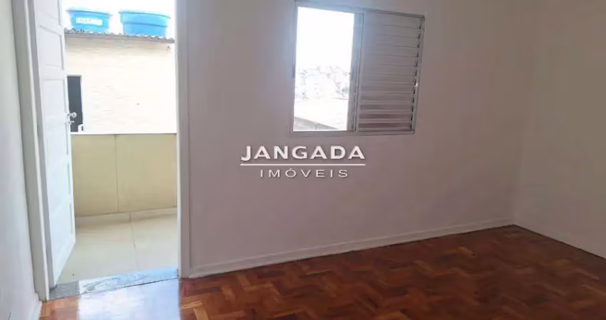 Casa no veloso com quintal e agua e luz individual – proximo ao comercio