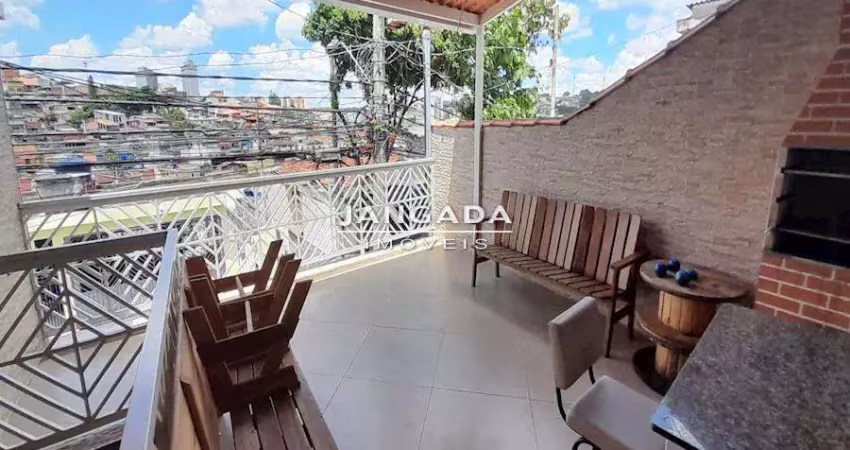 Pronto para morar! sobrado com 2 dorms, sacada com churrasqueira e vaga p/ moto