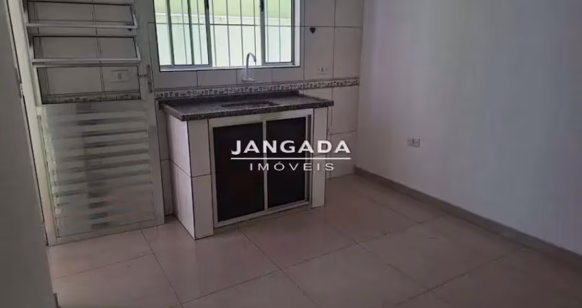 Casa com 1 quarto para alugar na Rua Dalva de Oliveira, 638, Parque Santa Teresa, Carapicuíba