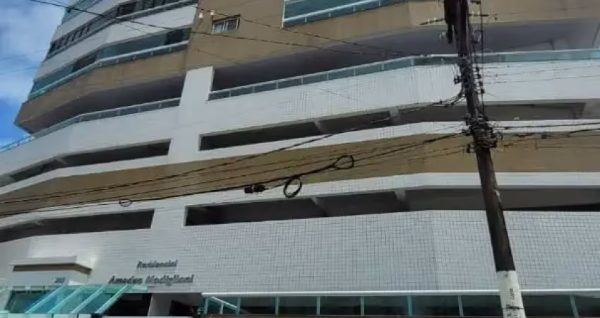 Apartamento em andar alto com 2 quartos, 2 vagas, churrasqueira na sacada e vista para o mar.