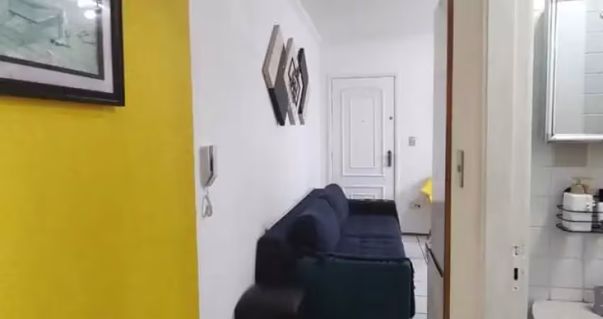 Apartamento com 1 quarto localizado no caiçara próximo a praia e com piscina no prédio.