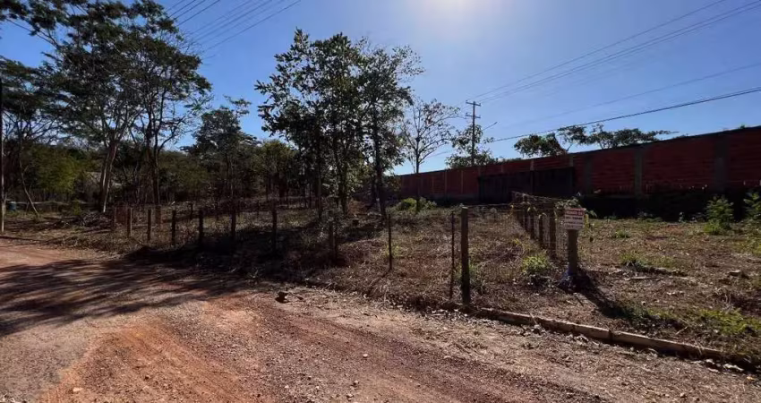 Terreno em condomínio fechado à venda no Jardim Universitário, Cuiabá 