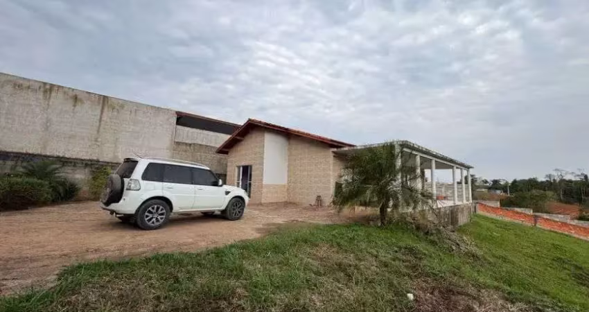 Ibiúna-sp; linda chácara; área: 1.040 m2; c/linda vista panôramica; à 1,5km da cidade; sede c/3dorm