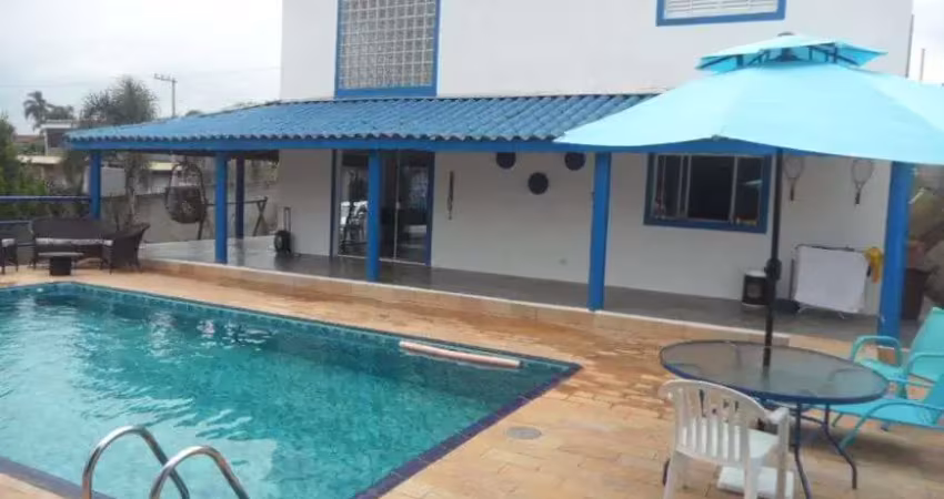 Ibiúna; linda chácara em condomínio; olha só; são 1.000m2 - snd 04 suítes, piscina c/cascata + led +