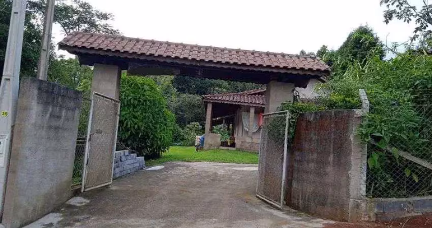 Chácara em ibiúna; são: 6.000,00m2, pomar c/varias qualidades de frutas, forno de barro estilo iglu+